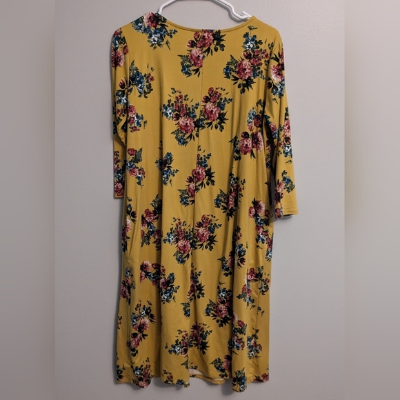 Bundle of 2 Neesees Dresses - Size Medium - Picture 5 of 5